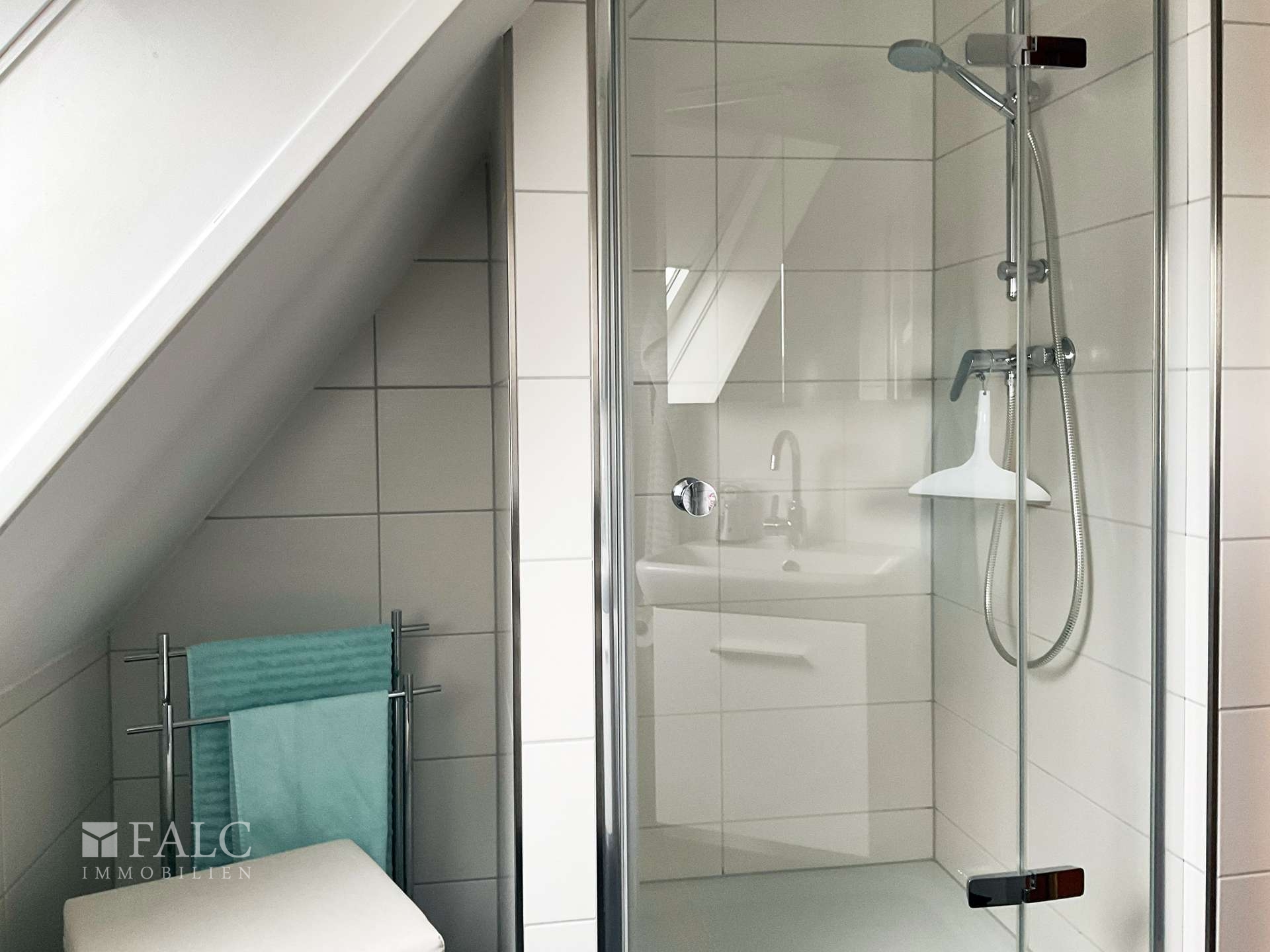 Dusche im Bad OG